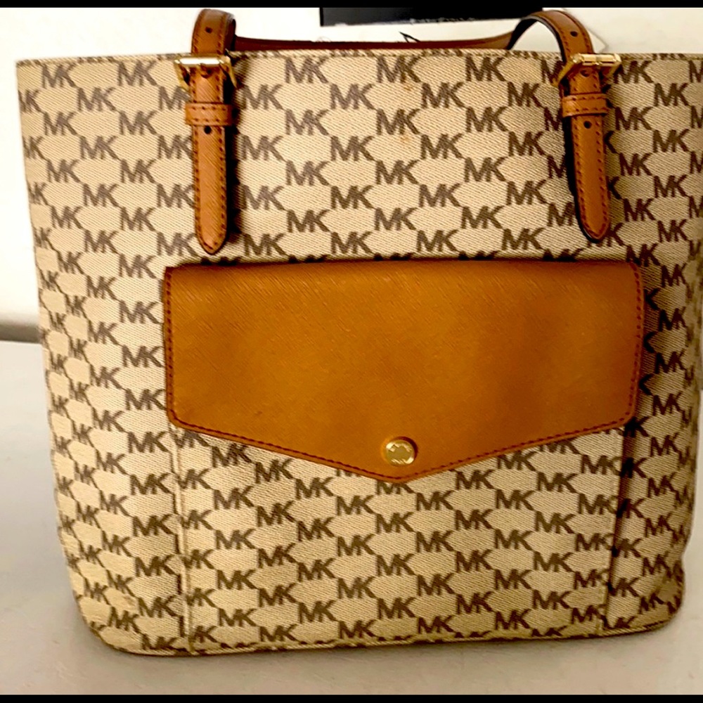 Michael Kors tote with matching wallet